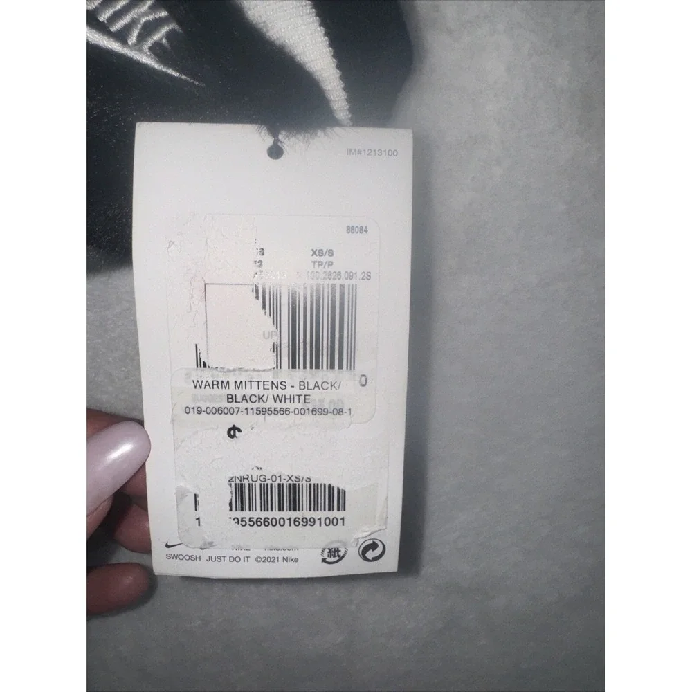 Nike Womens Warm Mittens Black White Faux Fur XS/S NWT‎ ZNRUG-01-XS/S